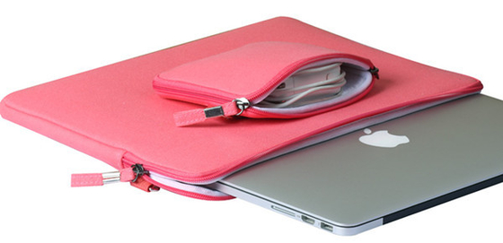 Custom Neoprene Shockproof Laptop Sleeve Pink Color For Macbook 15 Inch